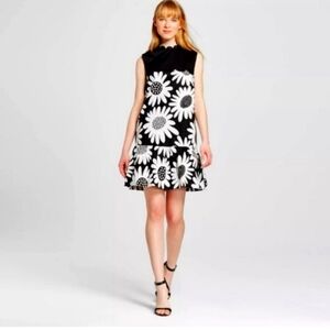 Victoria Beckham for Target Black & White Daisy print Fully Lined Cotton Dress